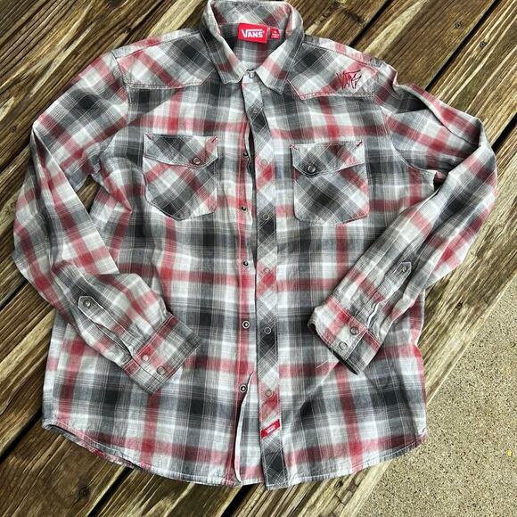 Vans mens M plaid snap down shirt, long sleeve, gray and red. - Picture 3 of 9